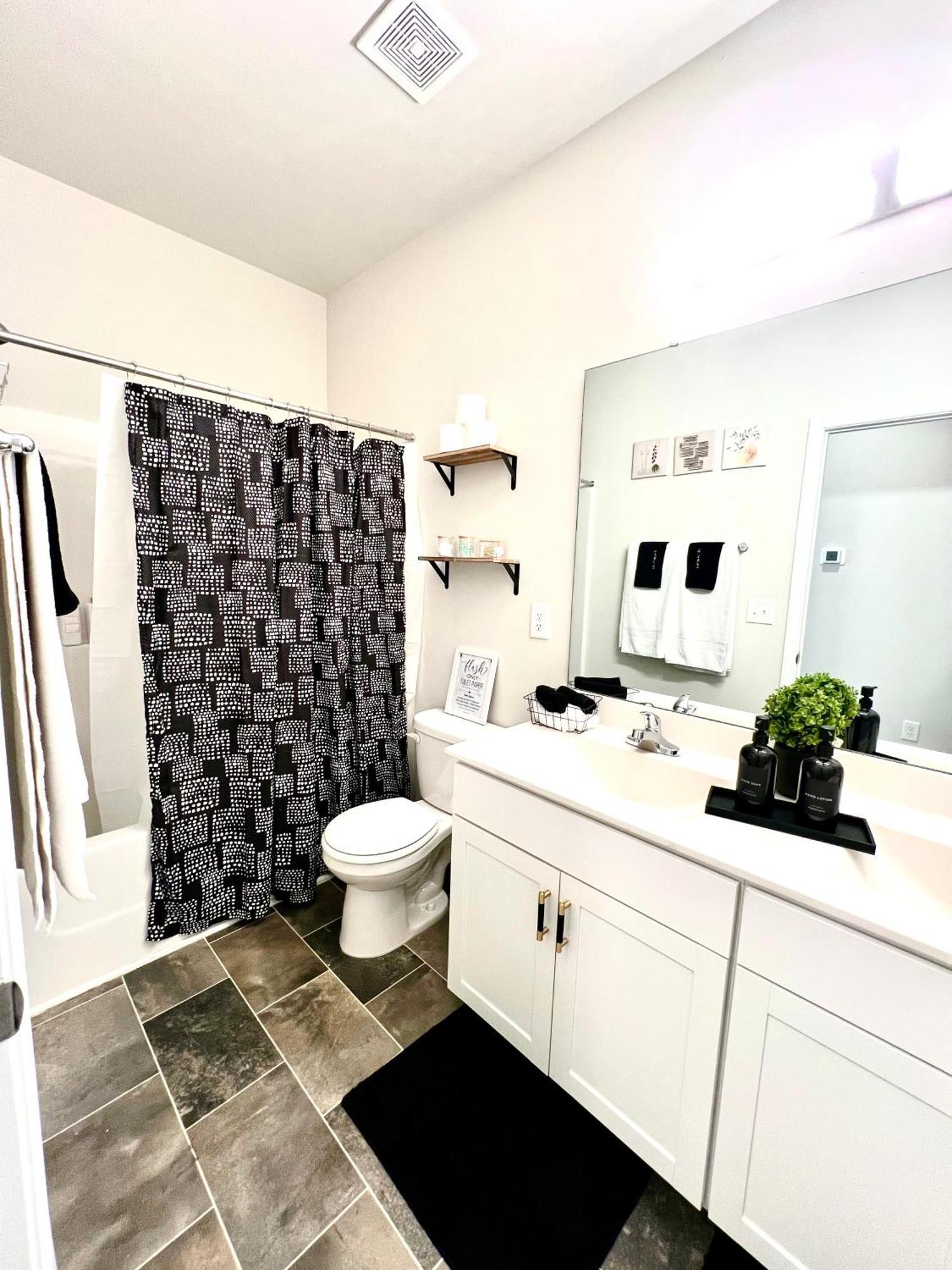 Raleigh Luxe Family Retreat- 15 Min To Downtown, Kids Gear, Fast Wifi For Wfh, Ev & Pet Friendly Villa Dış mekan fotoğraf